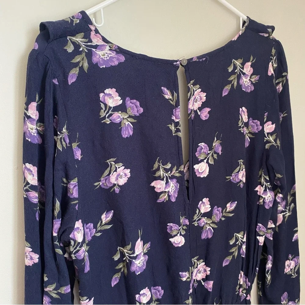 NWT American Eagle Navy Floral Shorts Romper Size Medium - Picture 8 of 11
